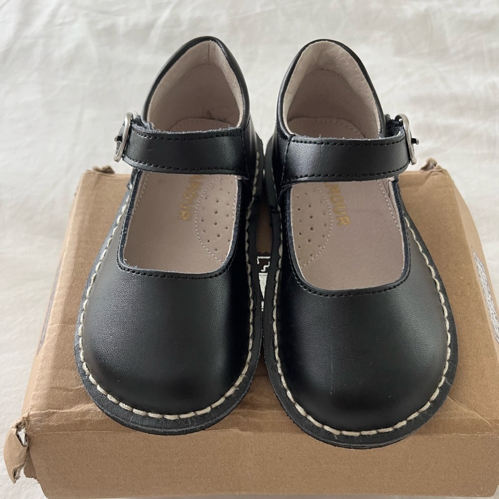 L'Amour Classic Black Mary Jane’s